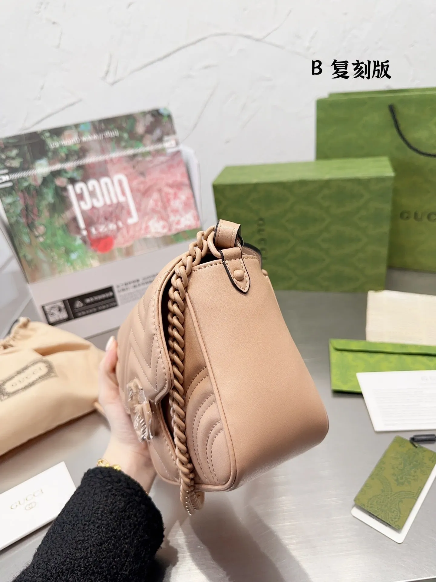 Gucci  Marmont Matelass?? Handbag (Shoulder Bag Cross body)