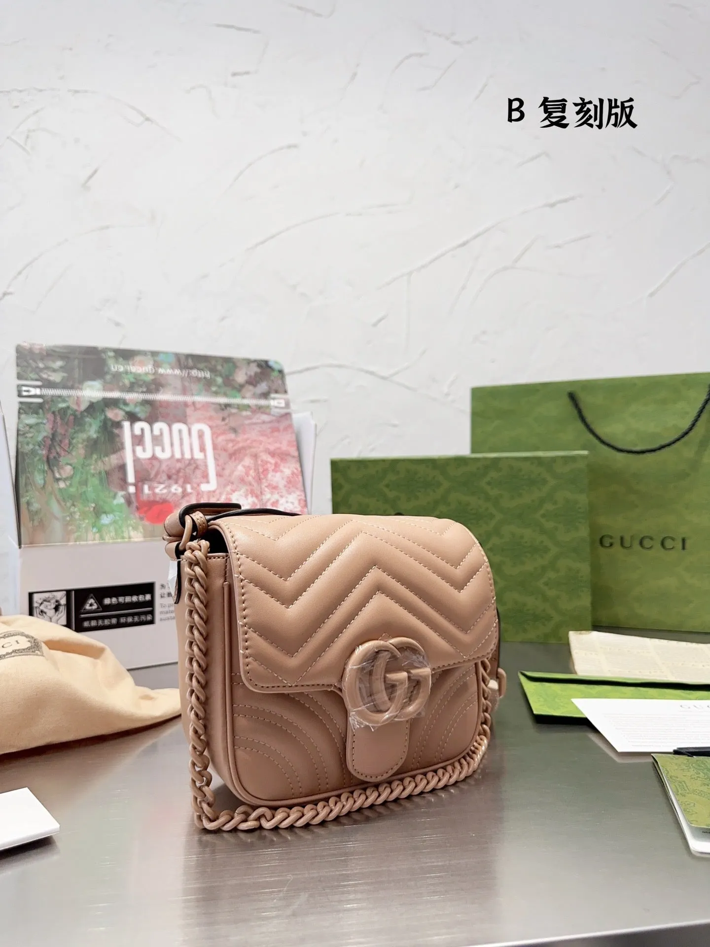 Gucci  Marmont Matelass?? Handbag (Shoulder Bag Cross body)
