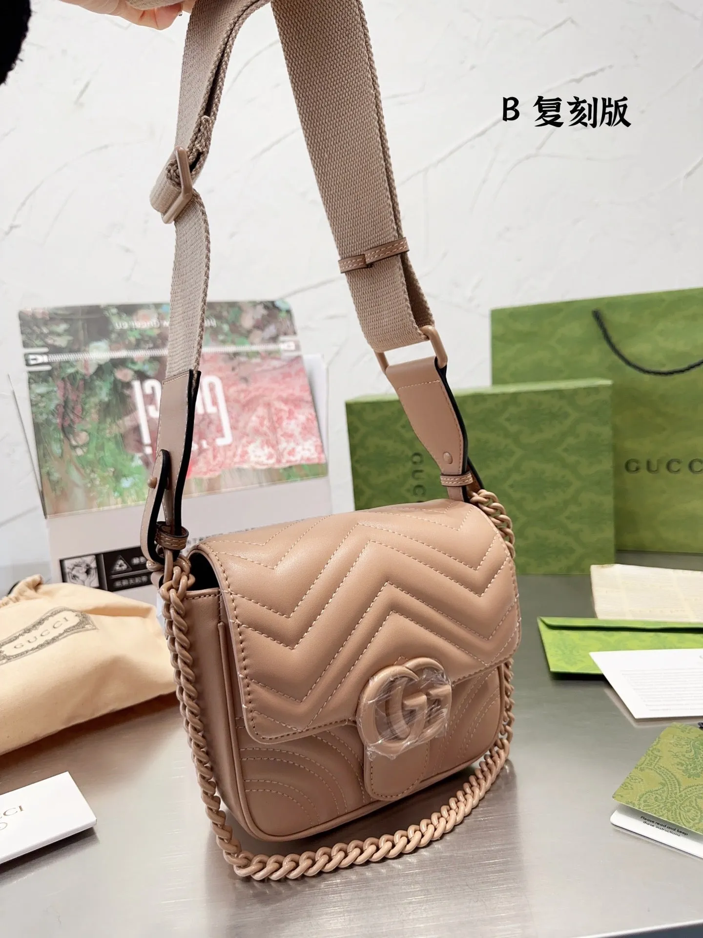 Gucci  Marmont Matelass?? Handbag (Shoulder Bag Cross body)