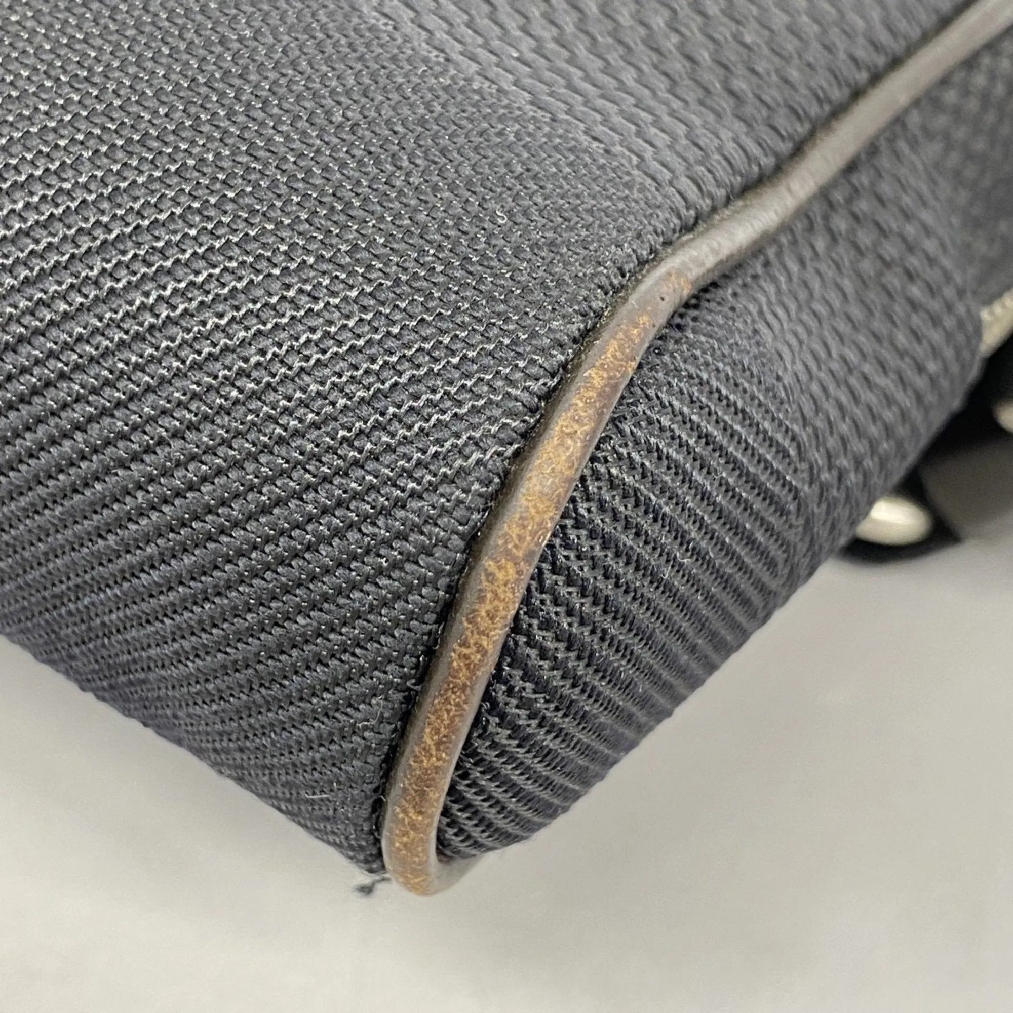 Louis Vuitton Shoulder Bag (Pre-Owned)