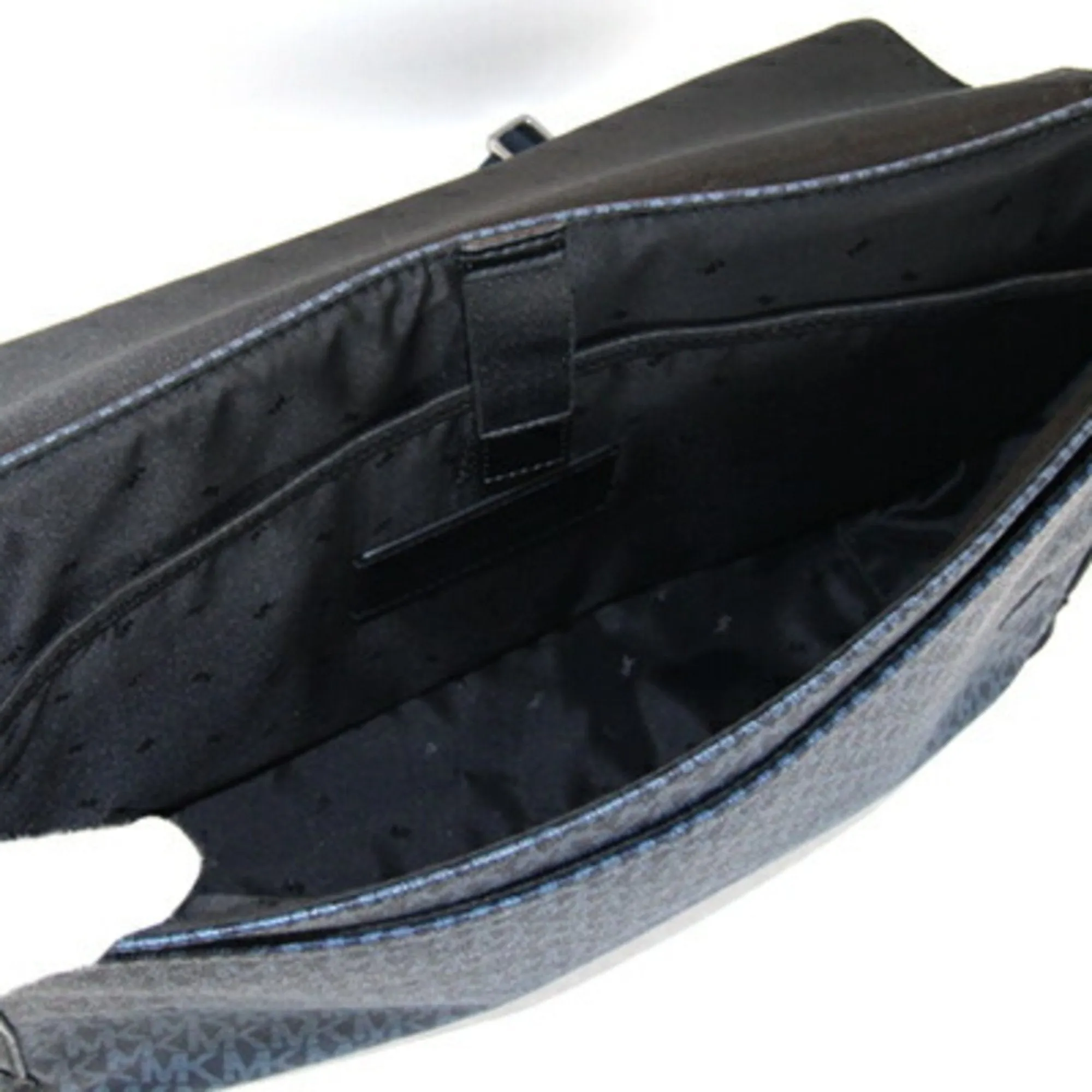 Michael Kors Pvc Leather Shoulder Bag (Pre-Owned)