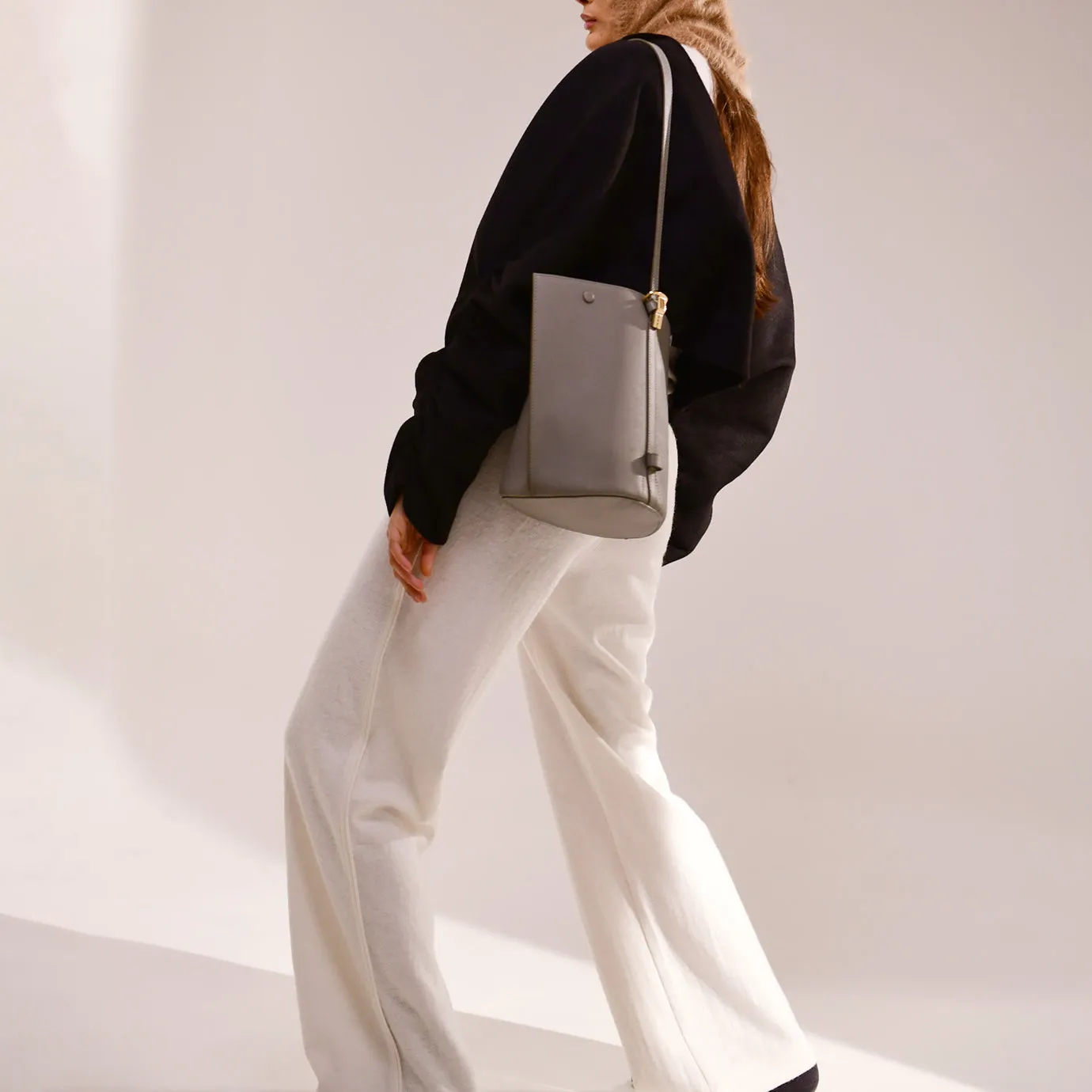 ORUKAMI Flat Hook Convertible Bucket Tote - Grey