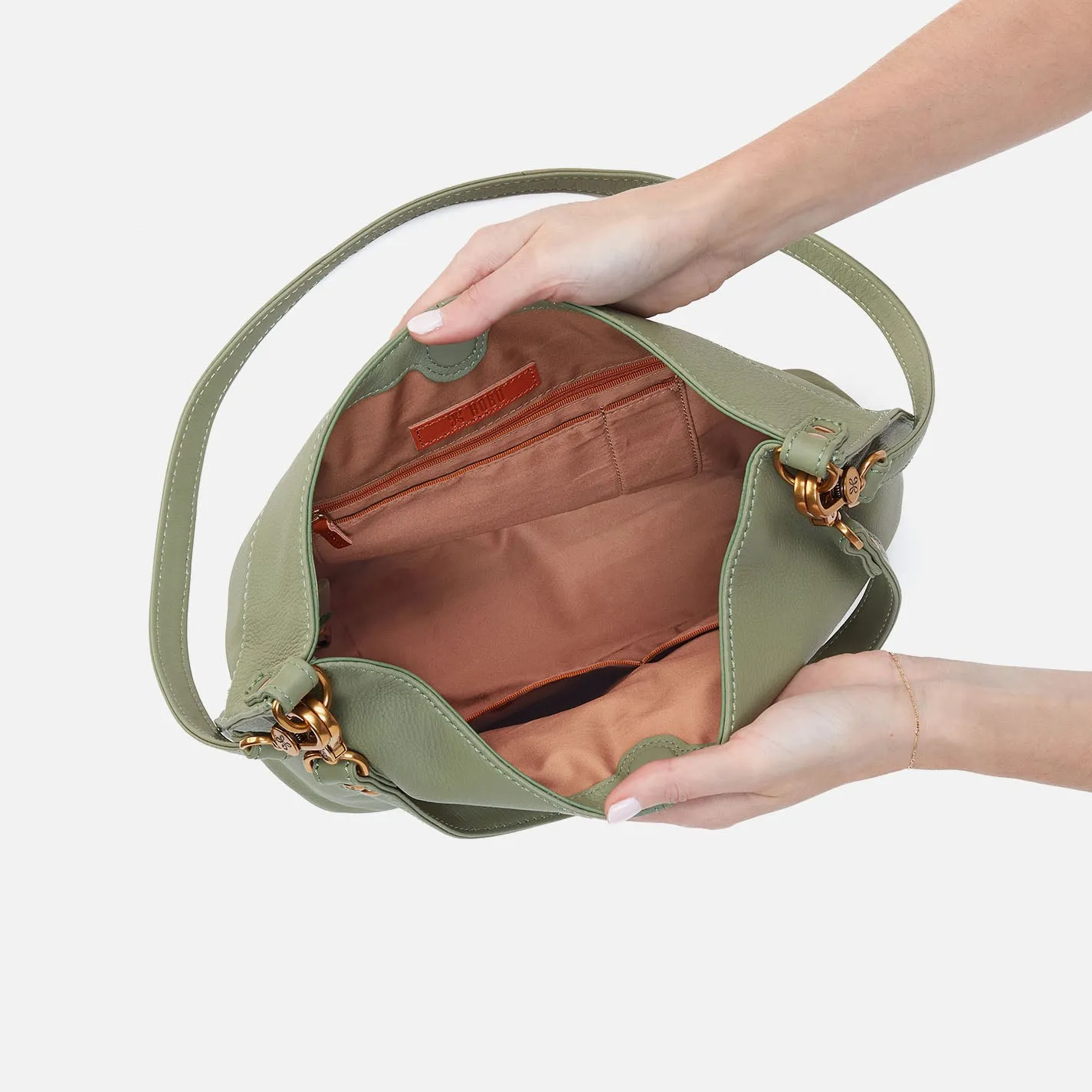 Pier Shoulder Bag In Pebbled Leather - Watercress
