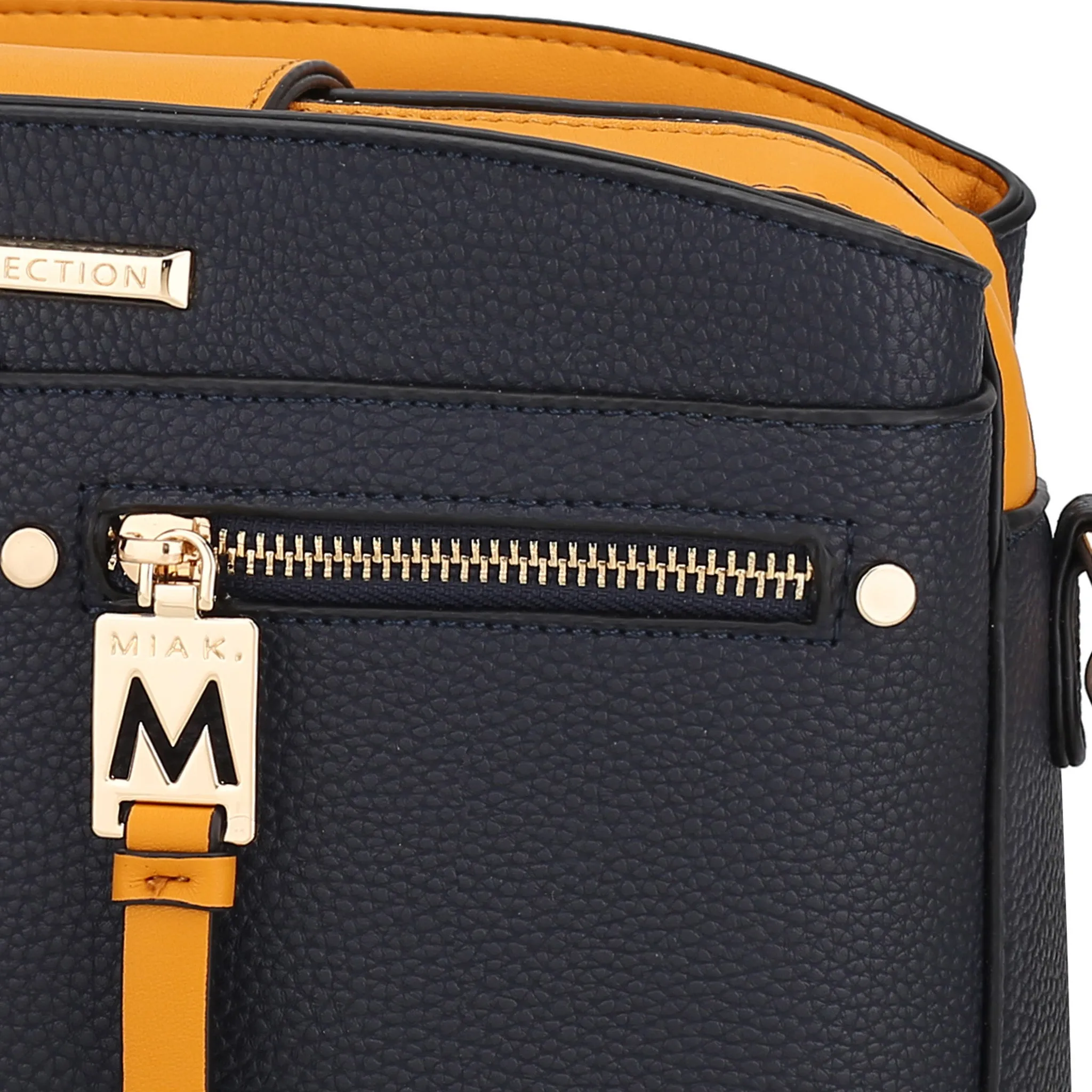 Zoely Crossbody Bag